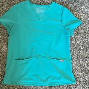 Figs Casma 3 Pocket Scrub Top- Size M